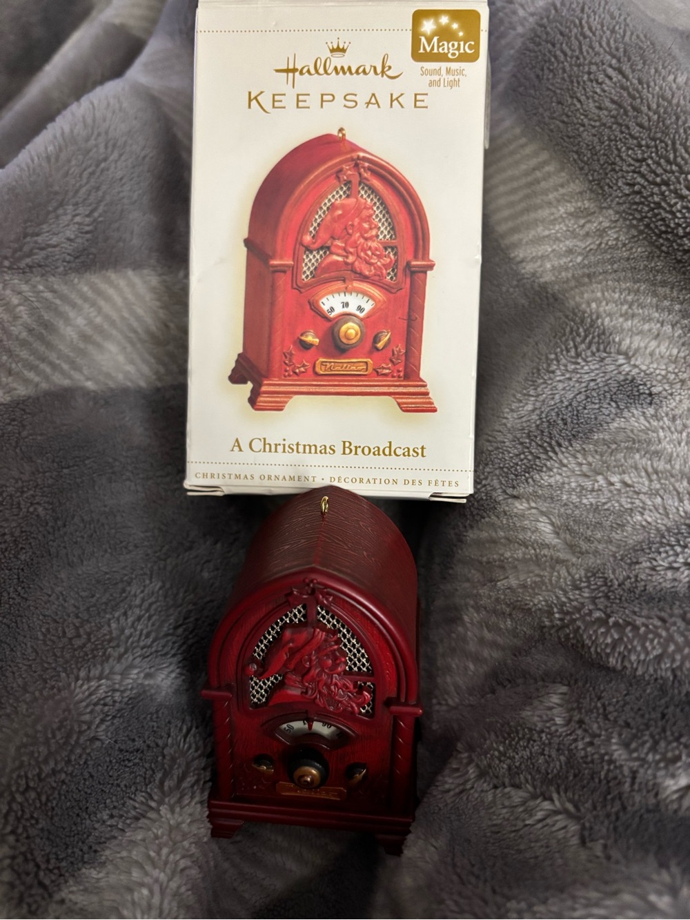 Hallmark Radio Ornament “A Christmas Broadcast “ 2006